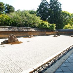 Le jardin du temple de Ryōan-ji, à Kyoto